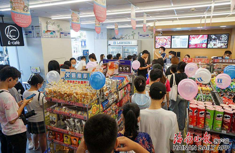 组图三亚首批5家罗森便利店同步开业