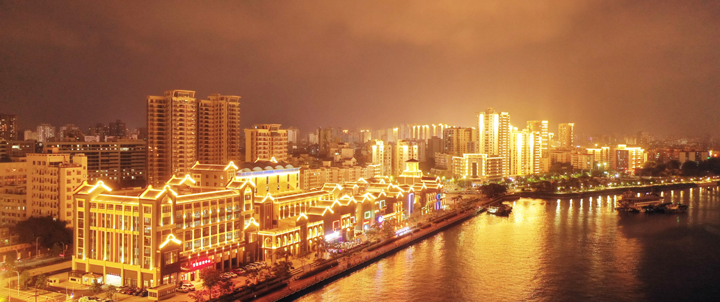 见摄自贸港