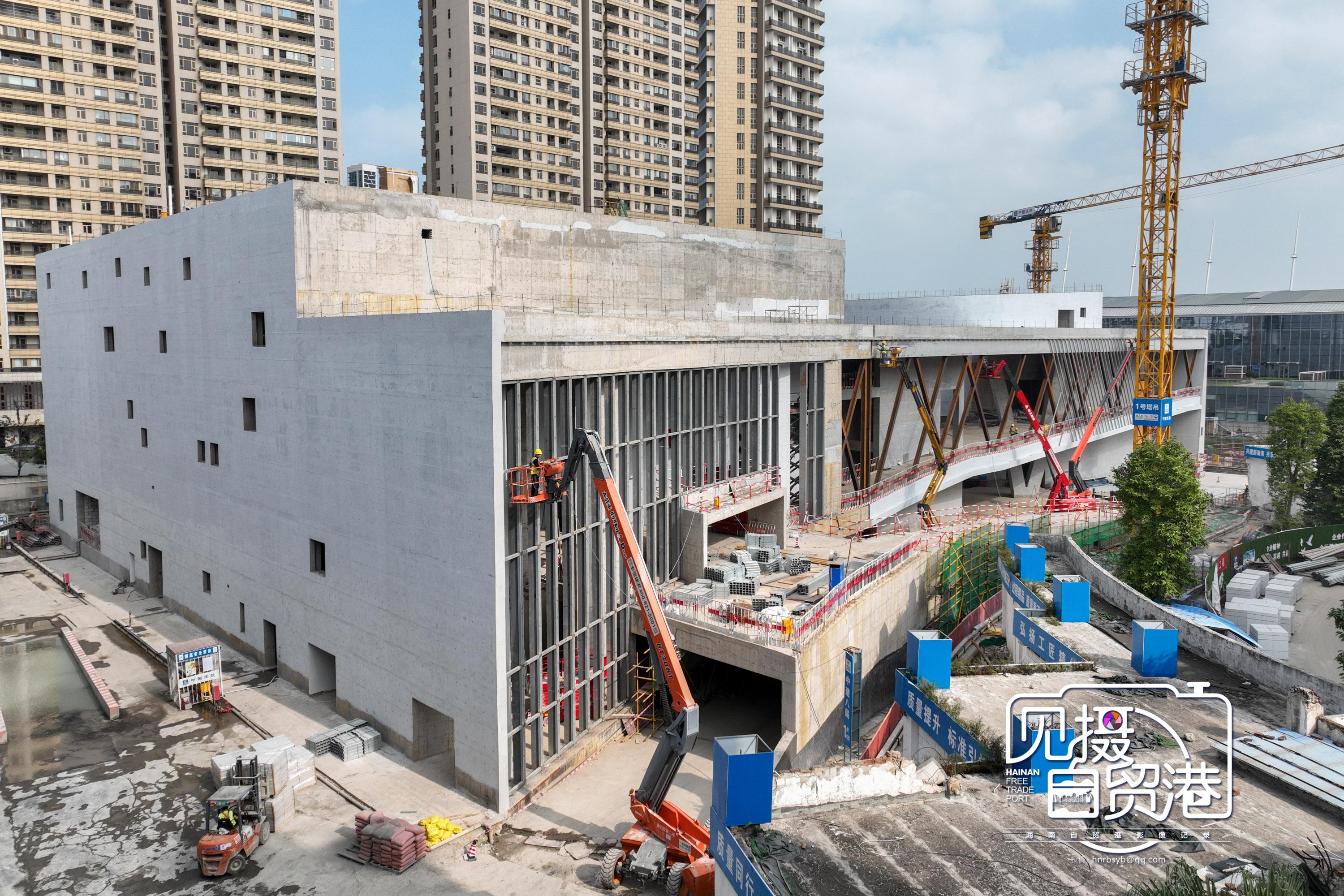 见摄自贸港·一线直击|海口演艺新空间(二期)项目进入装饰装修阶段 预计明年3月完工