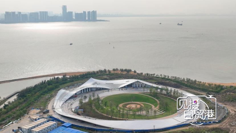 见摄自贸港·一线直击|海口湾将添新景“天空之山”驿站进入收尾阶段