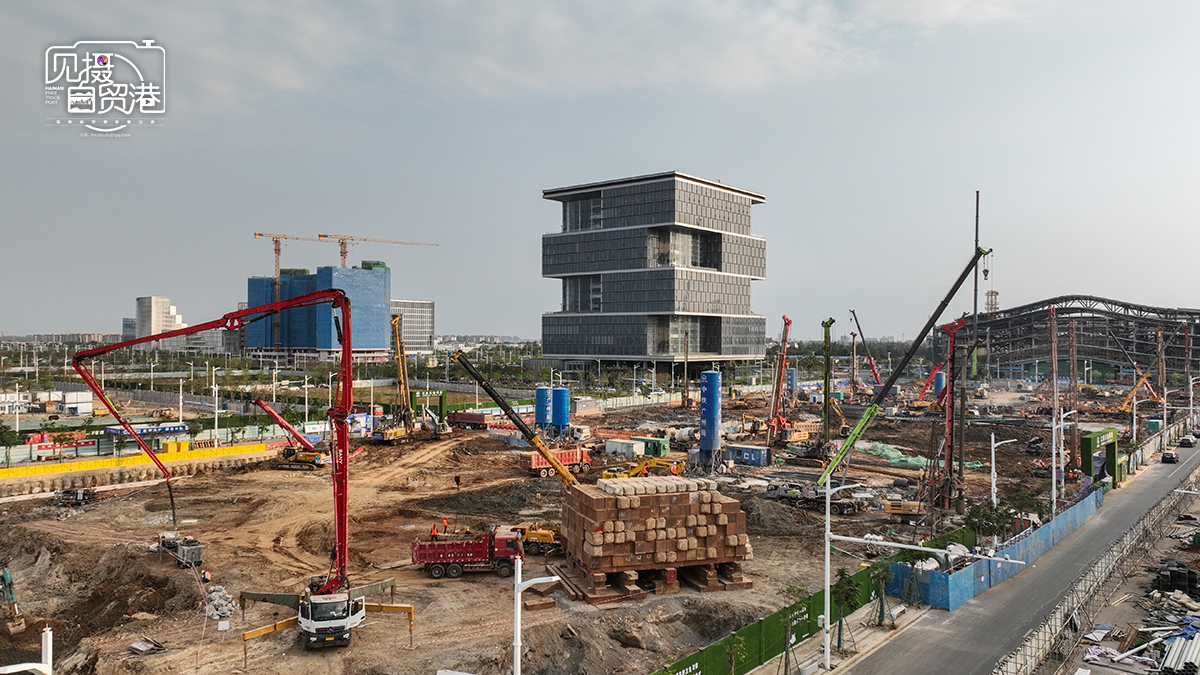 见摄自贸港·一线直击|海口江东天地项目桩基工程施工忙