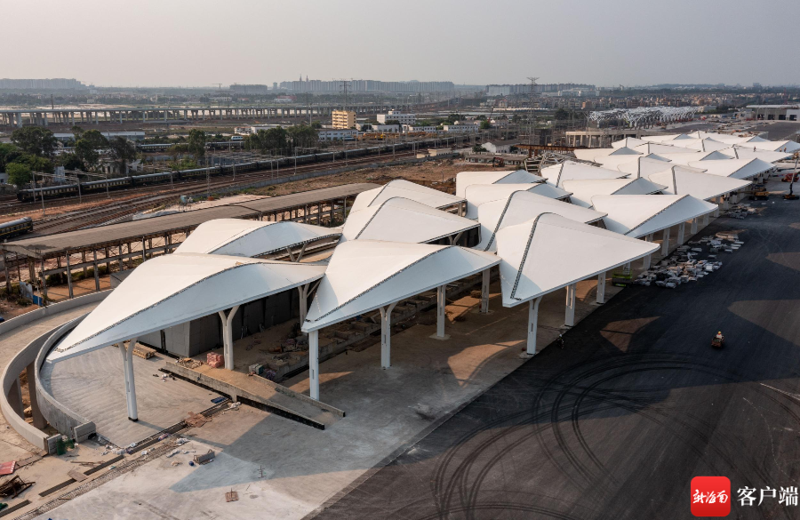 组图|海口新海港和南港“二线口岸”(货运)集中查验场所建设项目进入收尾阶段