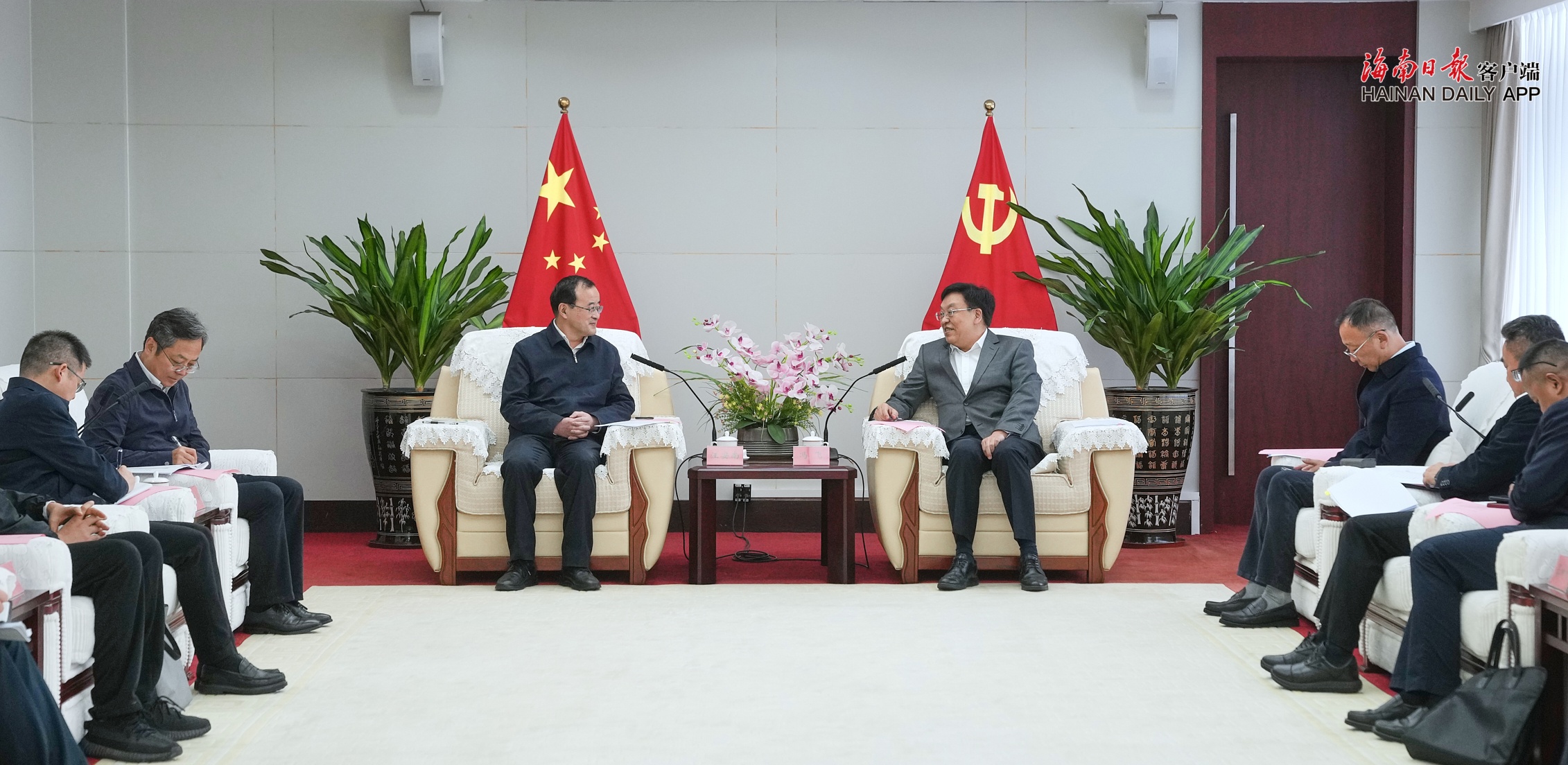 冯飞会见中国南水北调集团客人
