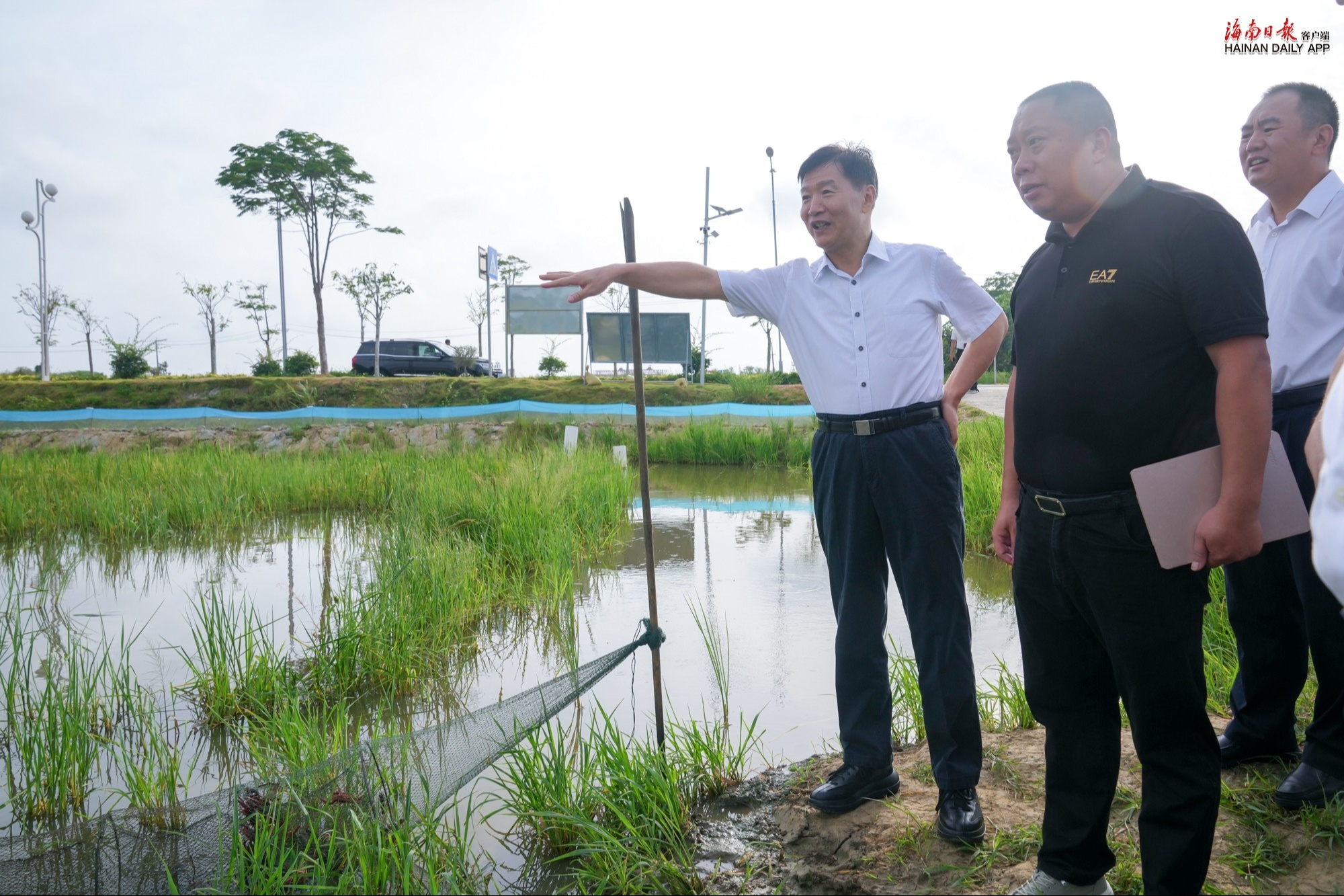 刘小明在琼海调研经济社会发展情况