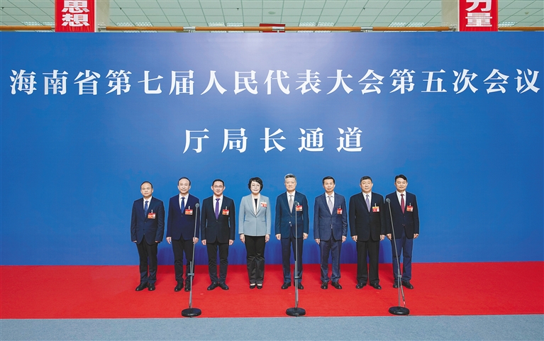 省七届人大五次会议“厅局长通道”举行:听,8个关于“声音”的故事
